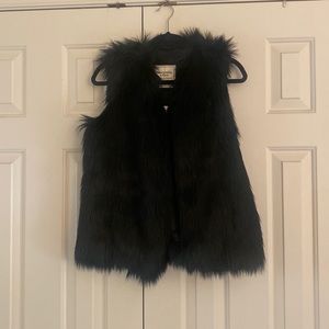 Abercrombie & Fitch Faux Fur vest